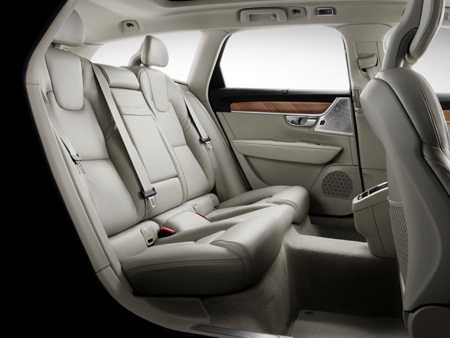 Volvo V90 T6 Inscription 2016 года  (фото 27 из 49)